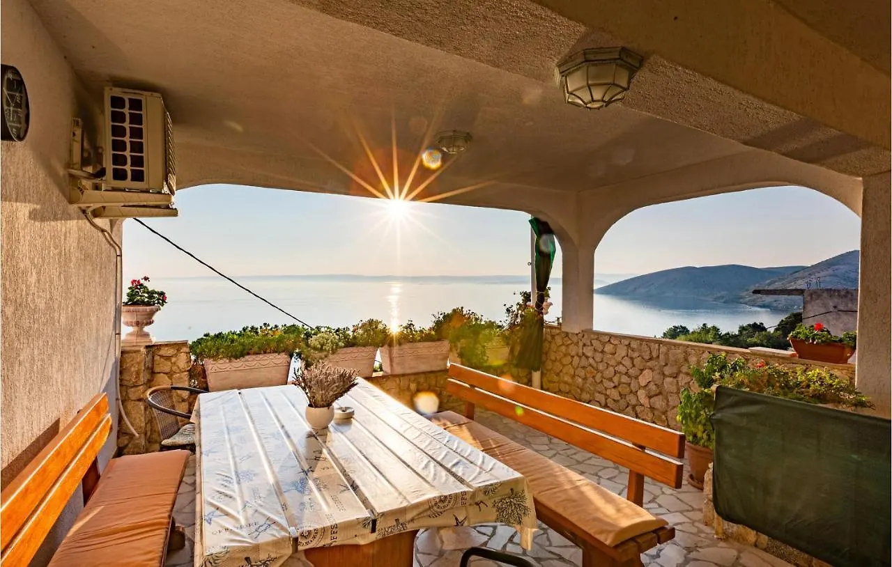 2 Bedroom Nice Apartment In Stara Baška