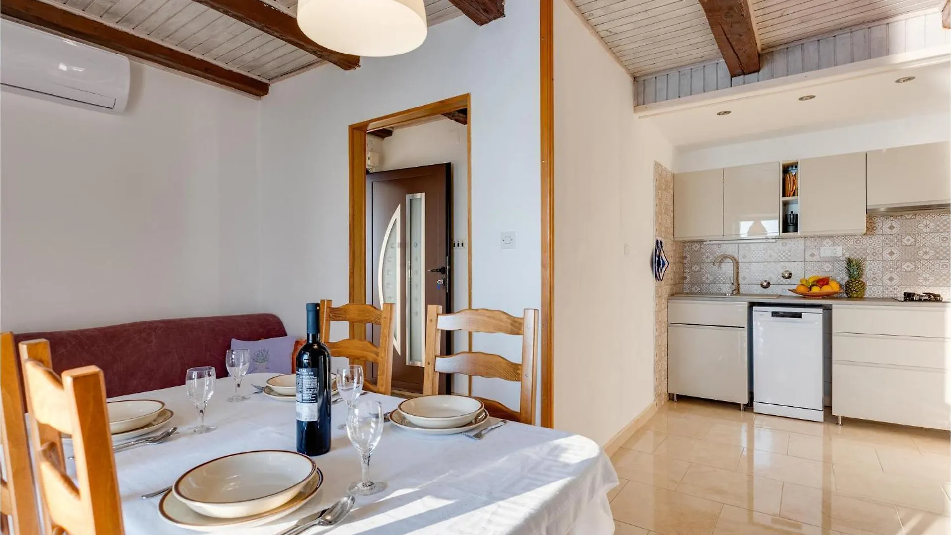 2 Bedroom Nice Apartment In Stara Baška 0*,